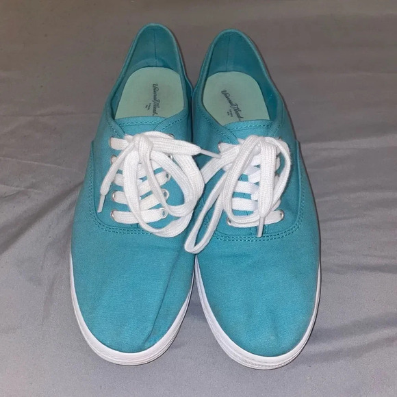 Universal Thread Shoes   - Picture 1 of 6